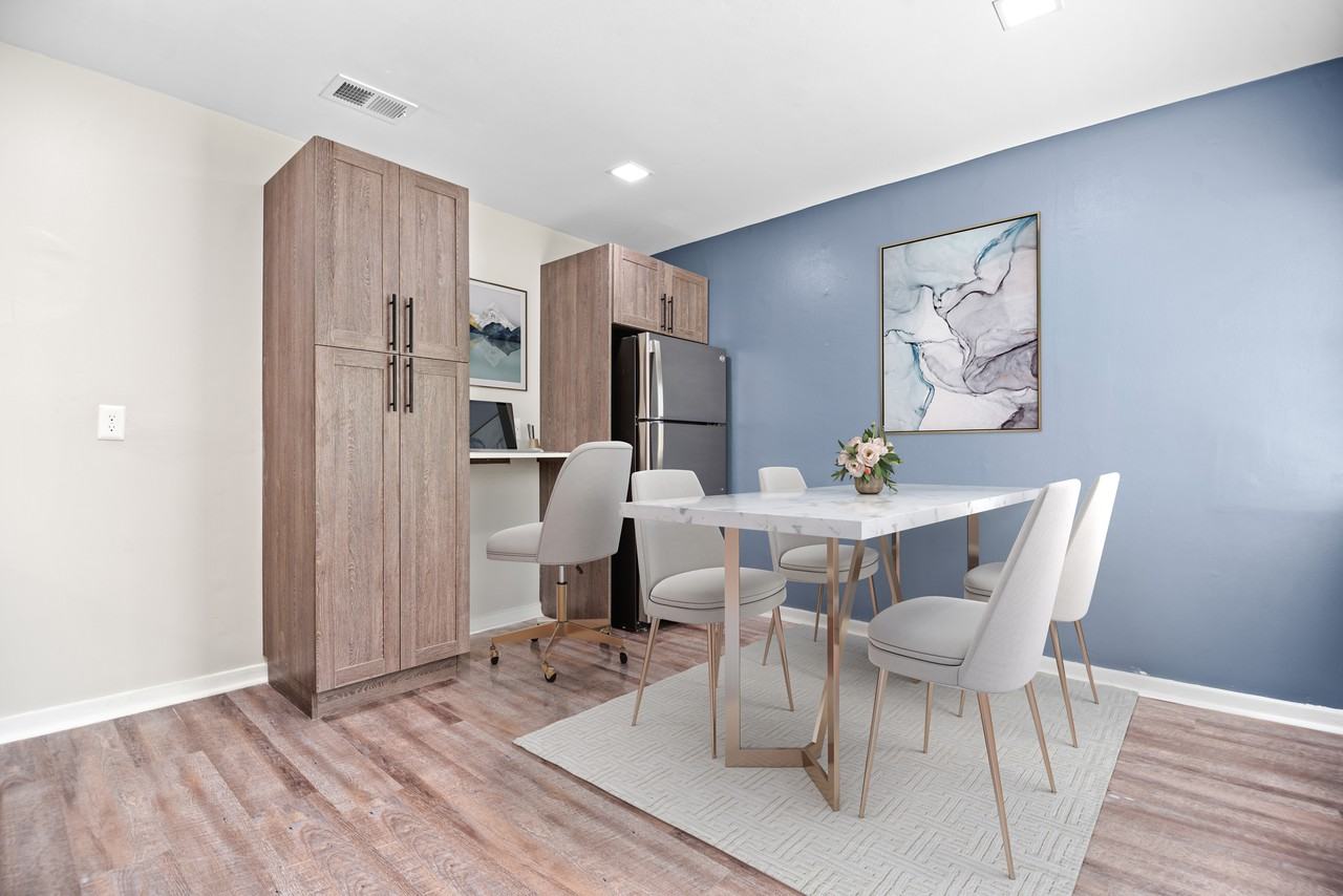 The Duplexes at Victory - Photo 4 of 28