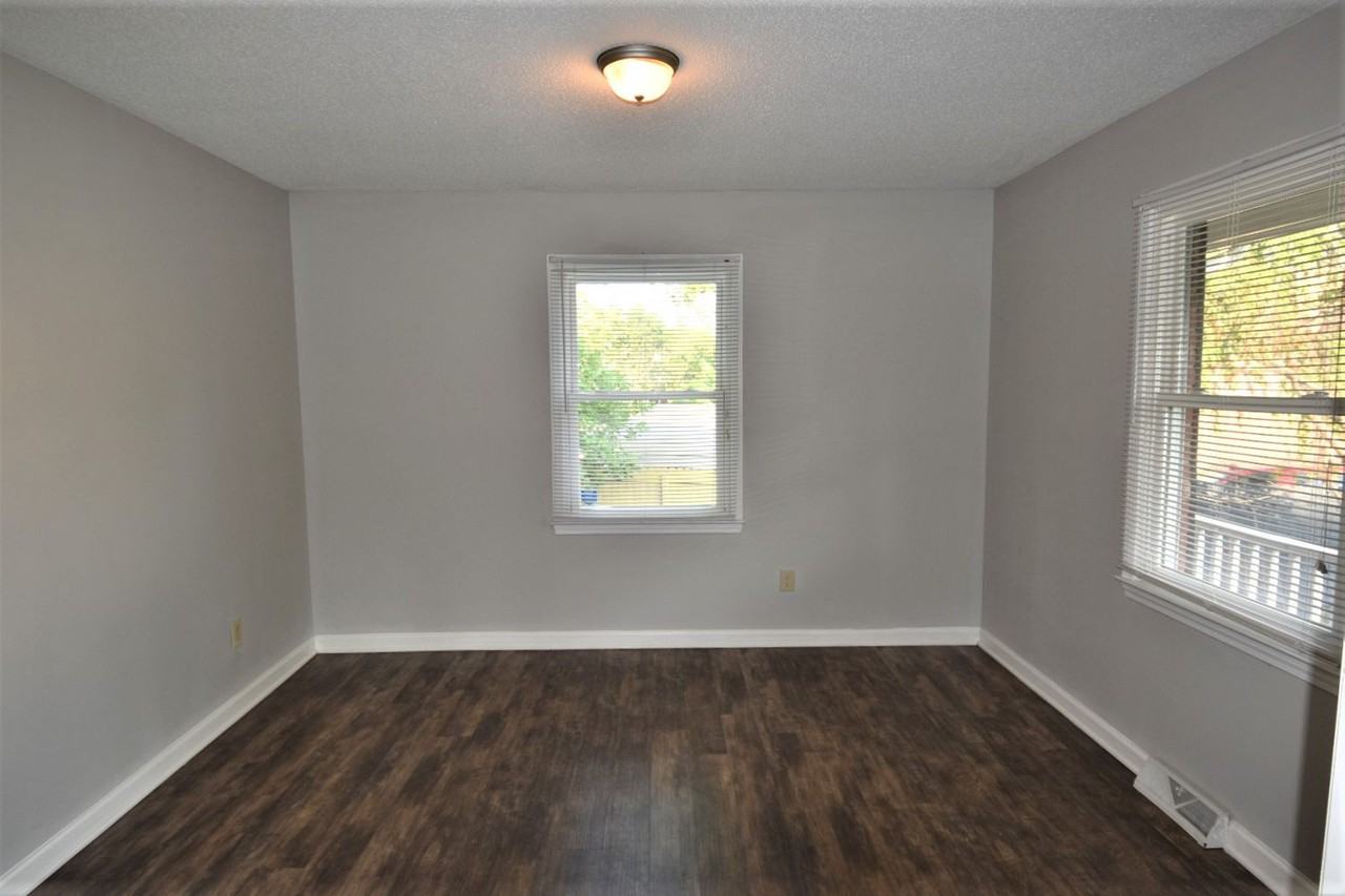 345 Pine Valley Rd - Photo 3 of 12