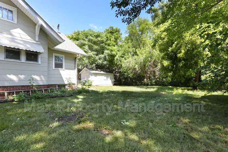 1113 Douglas Ave - Photo 5 of 33