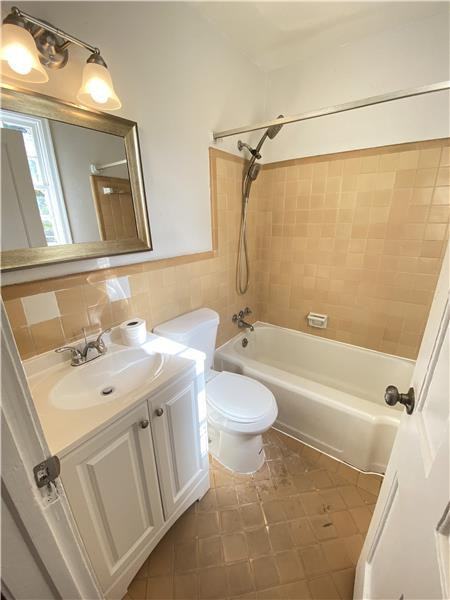 1812 E 39th St - Photo 5 of 7