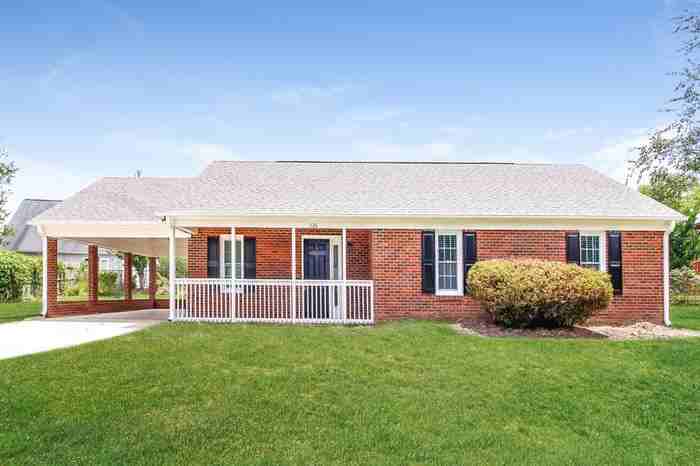 1126 Sequoia Dr - Photo 2 of 16