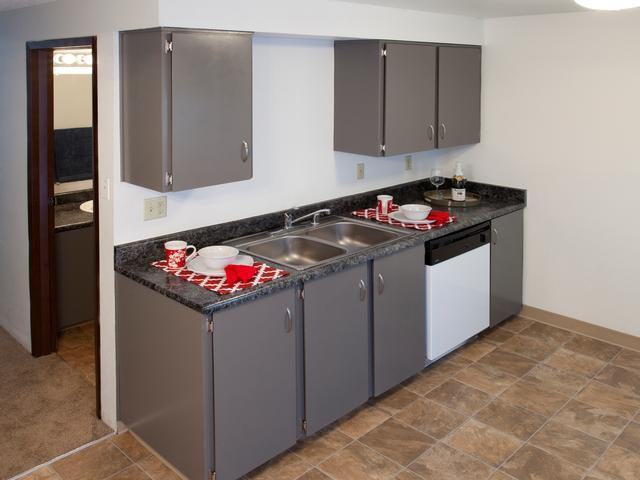 4302 West Hood Avenue - Photo 3 of 18