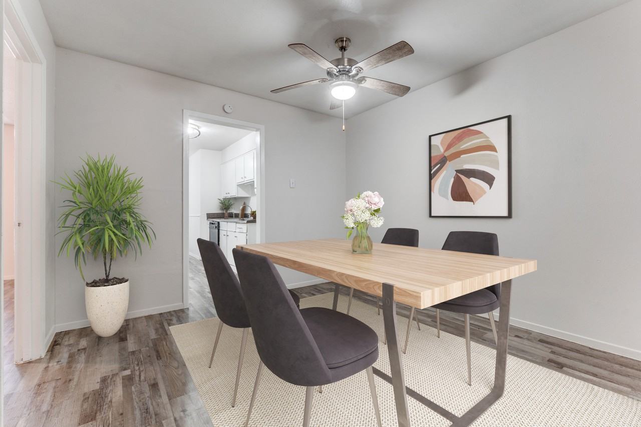 z-091423-Berkshire Square - Photo 4 of 14