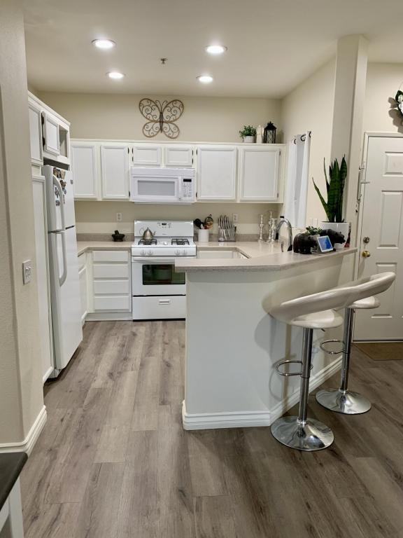 26380 Arboretum Way - Photo 6 of 31