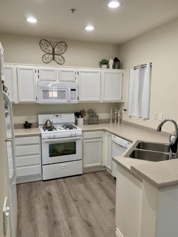 26380 Arboretum Way - Photo 7 of 31