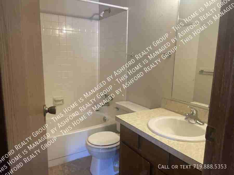 1116 Darby St - Photo 5 of 6