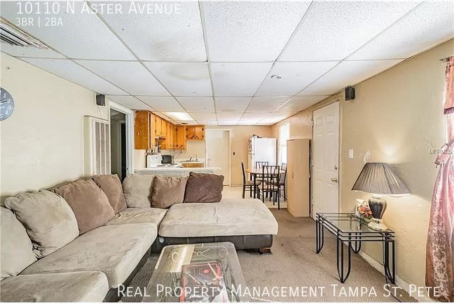 10110 N Aster Ave - Photo 3 of 7