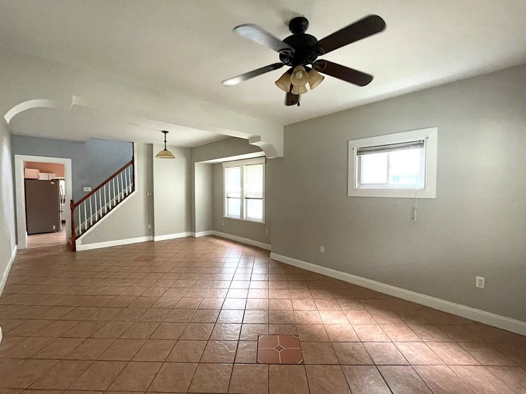 4012 Archwood Ave - Photo 2 of 18