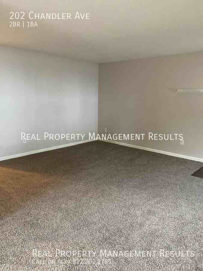 202 Chandler Ave - Photo 2 of 13