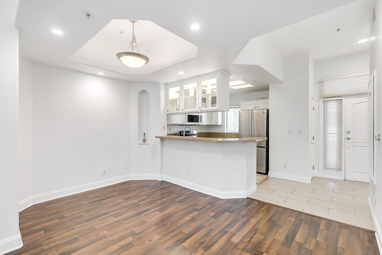 11961 Montana Ave #205