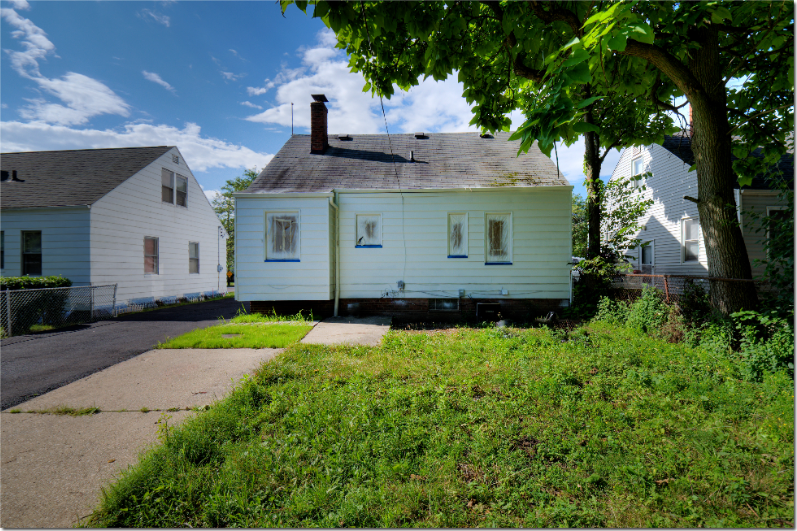 19715 Harvard Ave - Photo 3 of 17