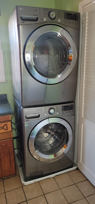 370 E 235th St #2 - Photo 3 of 17