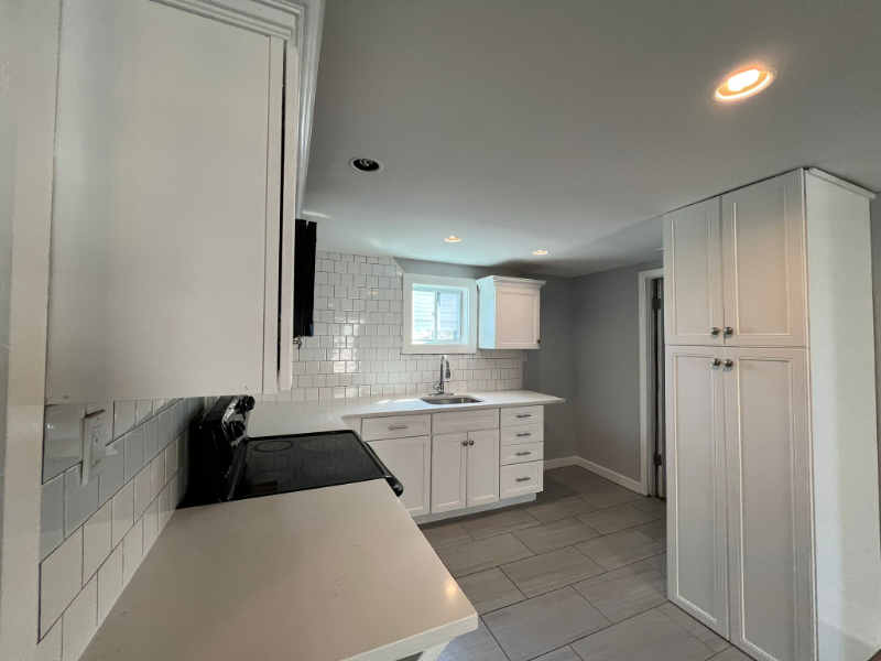 1622 S Commerce St - Photo 2 of 12