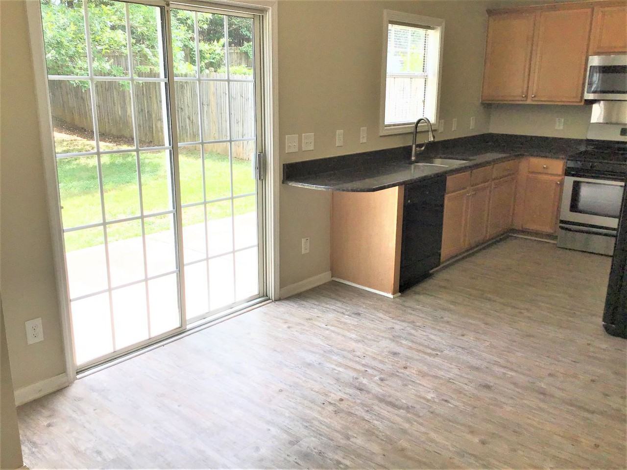 529 Quinn Dr - Photo 3 of 11