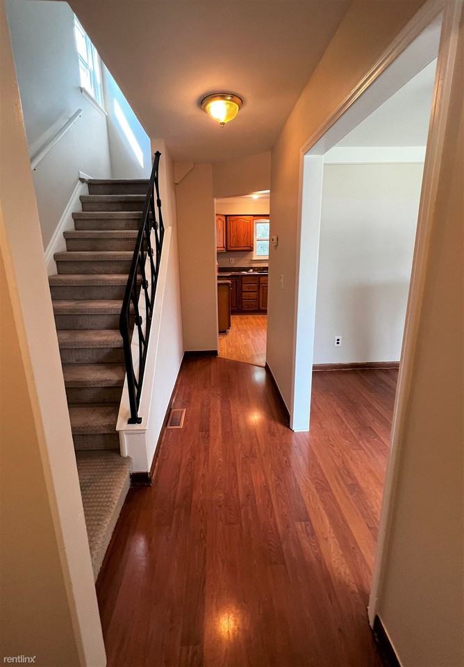 22409 Stephens St - Photo 2 of 20