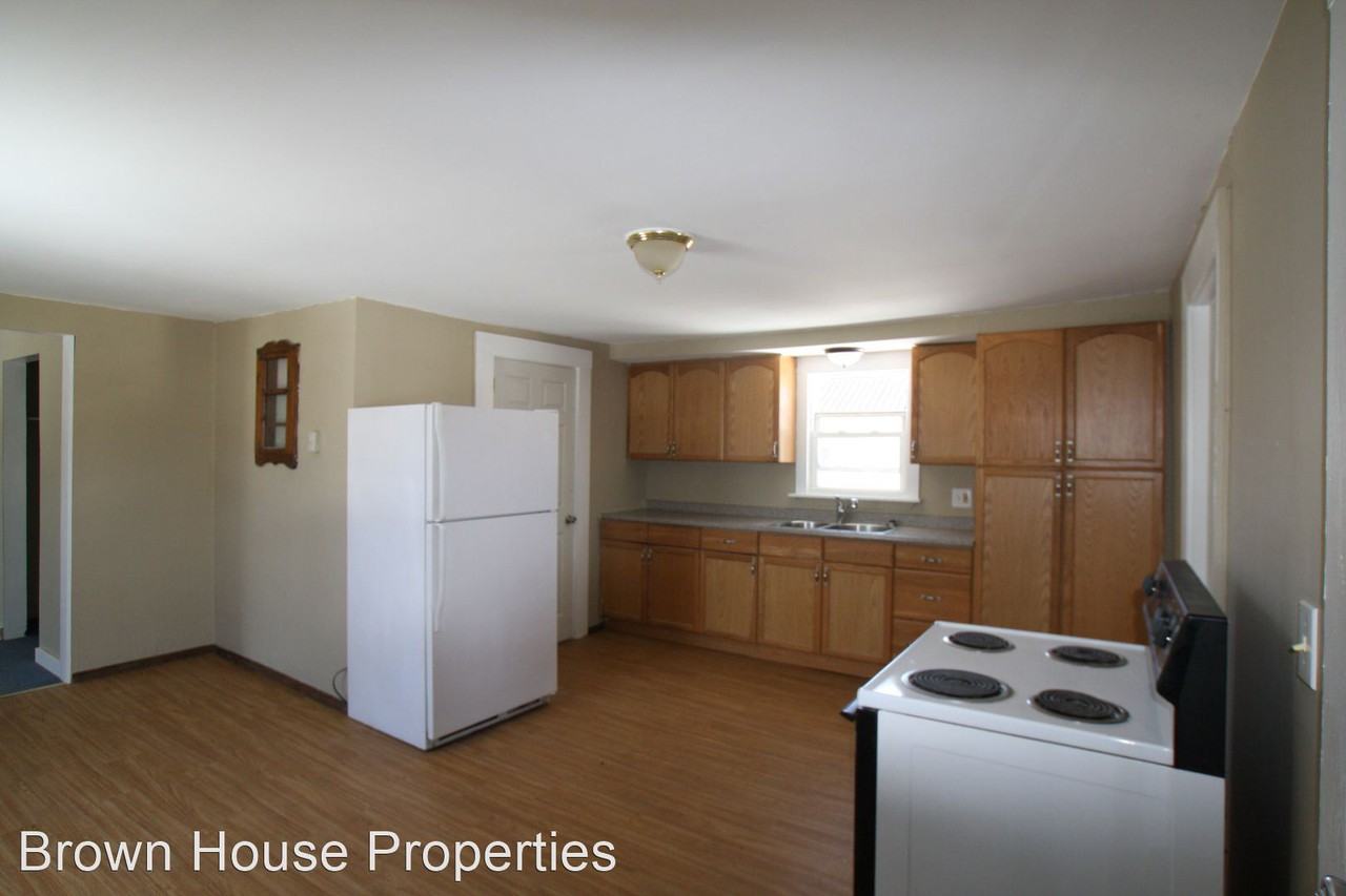 21 Spruce St Apartments in Waterville, ME 04901 Zumper