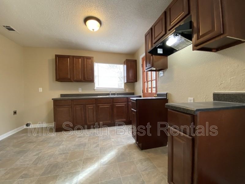 4523 Suncrest Dr - Photo 3 of 12