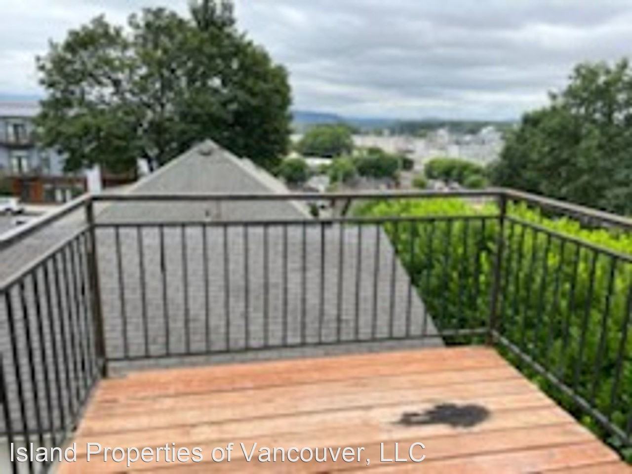 727 727 Birch Street - 727 Birch