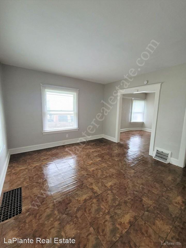 2907 Rockwood Pl - Photo 2 of 16