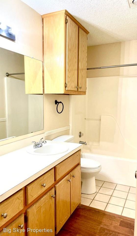 6114 10th St - Photo 2 of 6