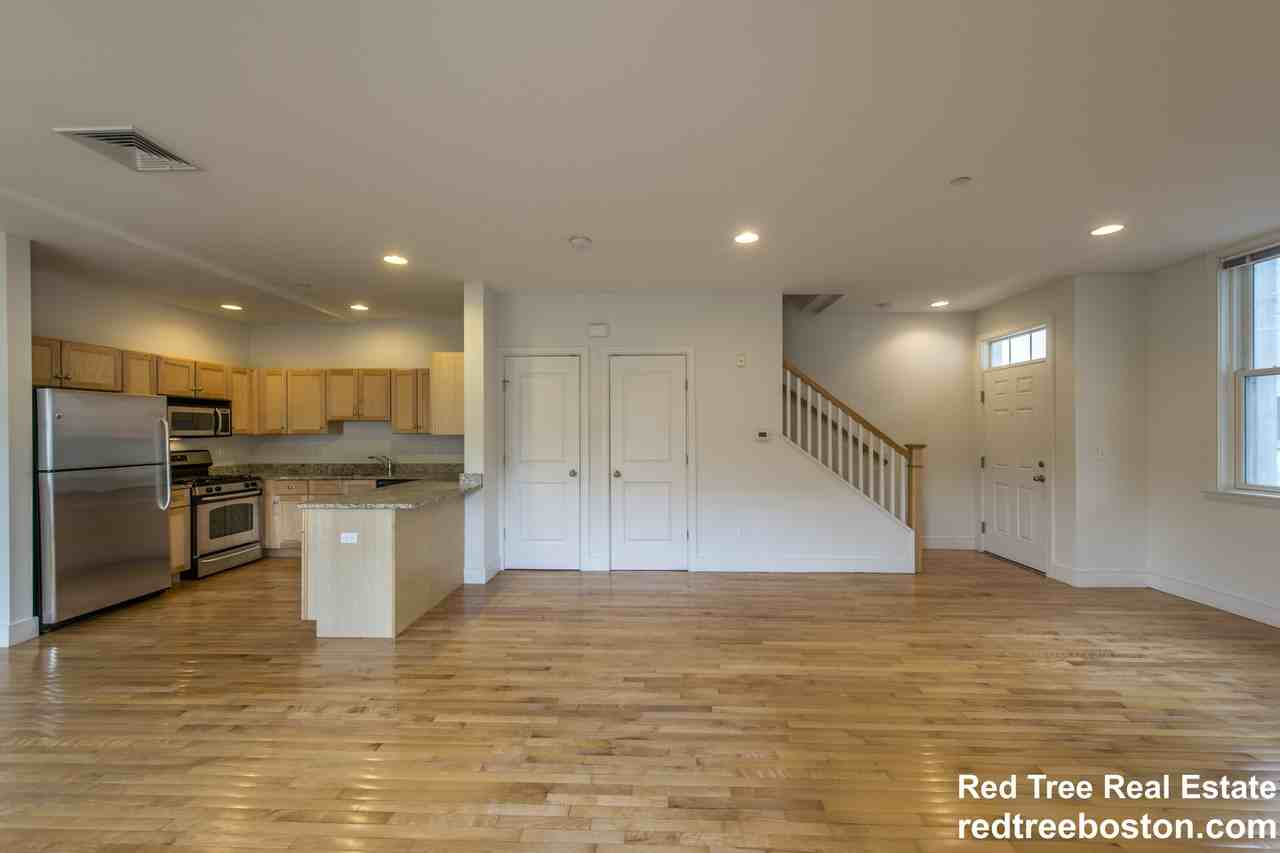 110 2nd St #PH04