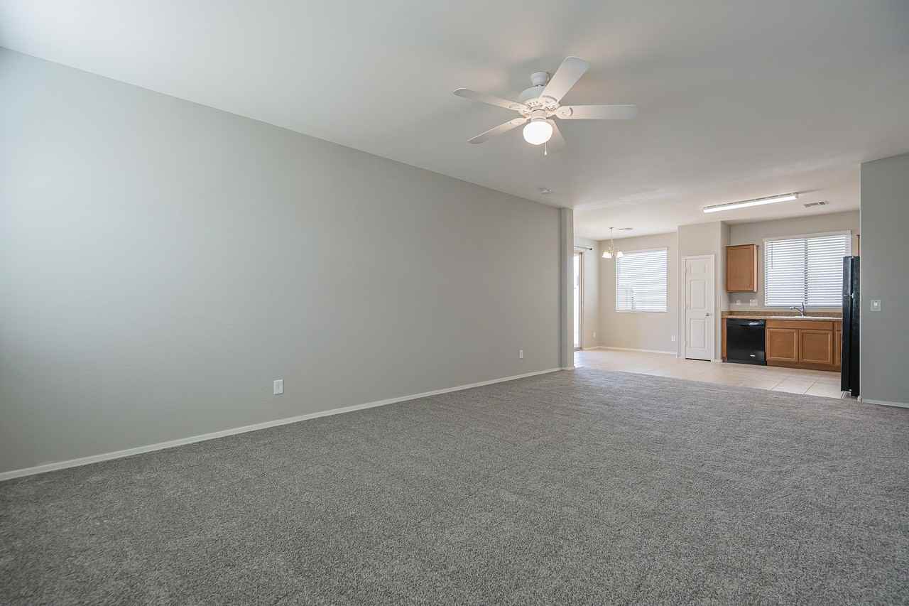 11790 W Overlin Ln - Photo 3 of 34