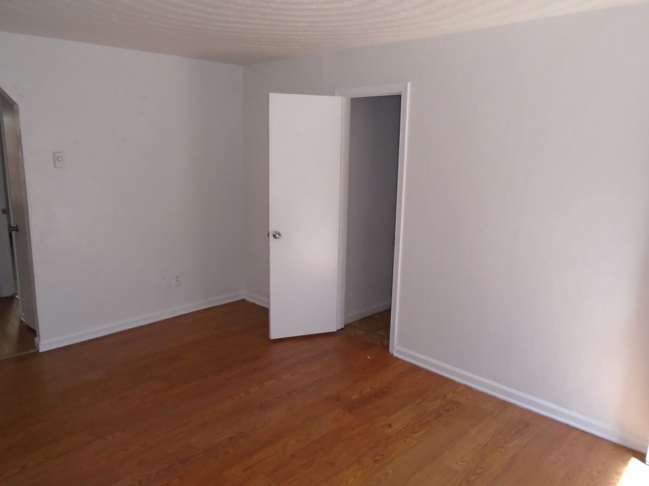 6228 Chesapeake Blvd - Photo 2 of 7