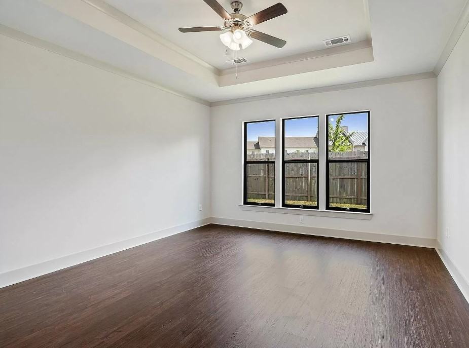 14032 Eastover Ave - Photo 6 of 10