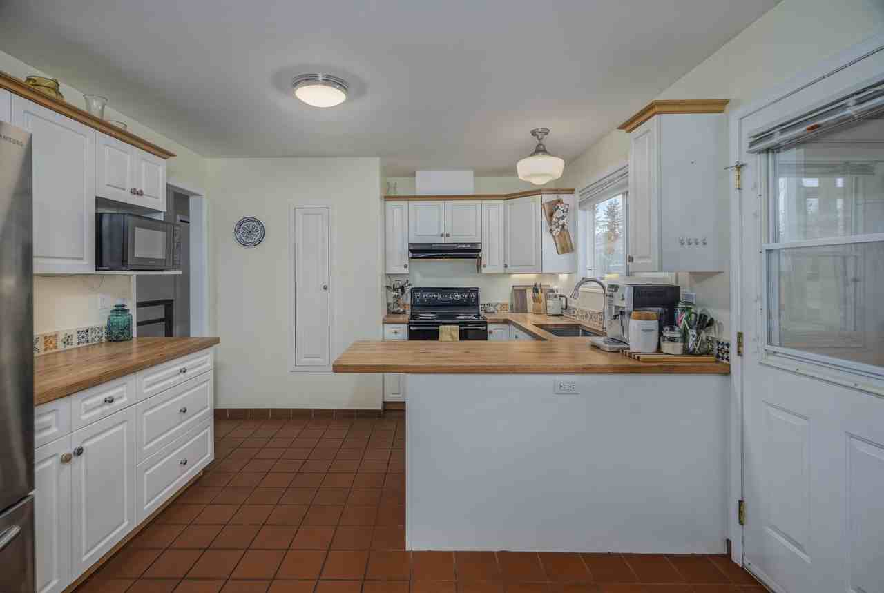 2124 Topaz St - Photo 2 of 24