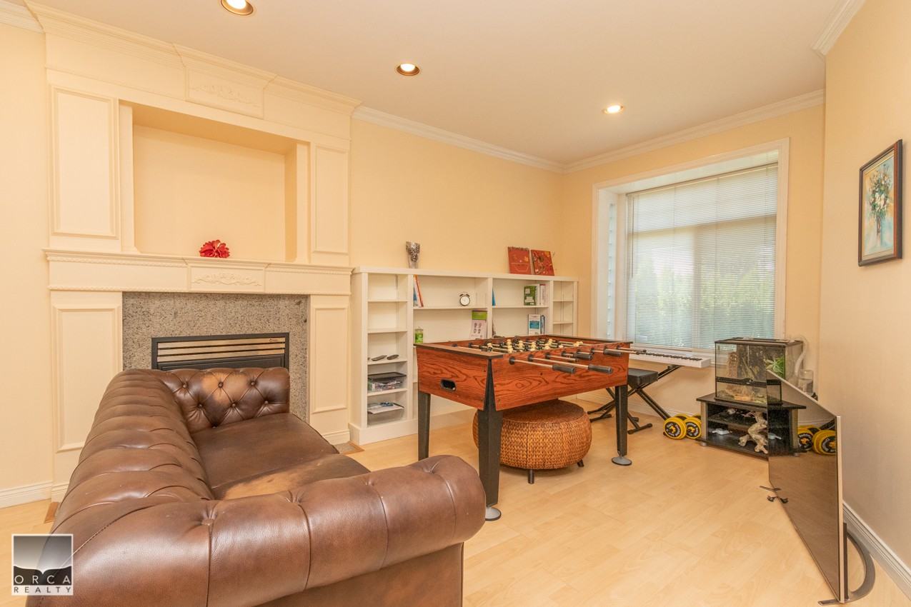 2052 Mahon Ave - Photo 3 of 19