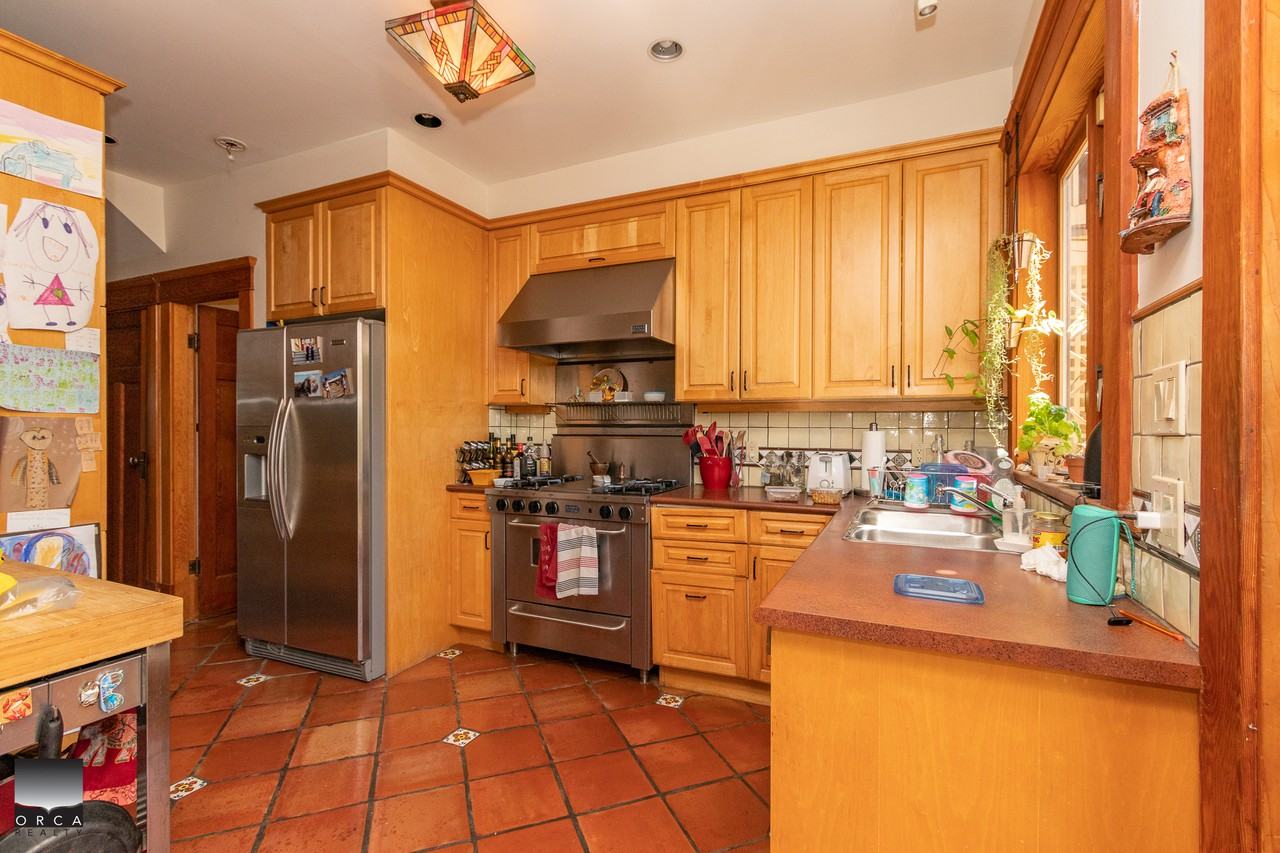 8 19th Ave W - Photo 2 of 26