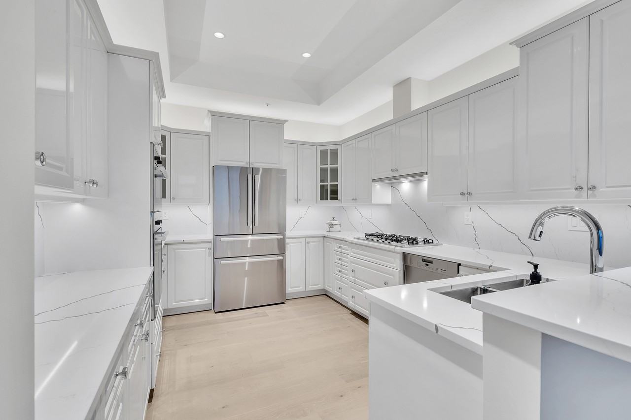 2426 Carr Lane - Photo 2 of 36