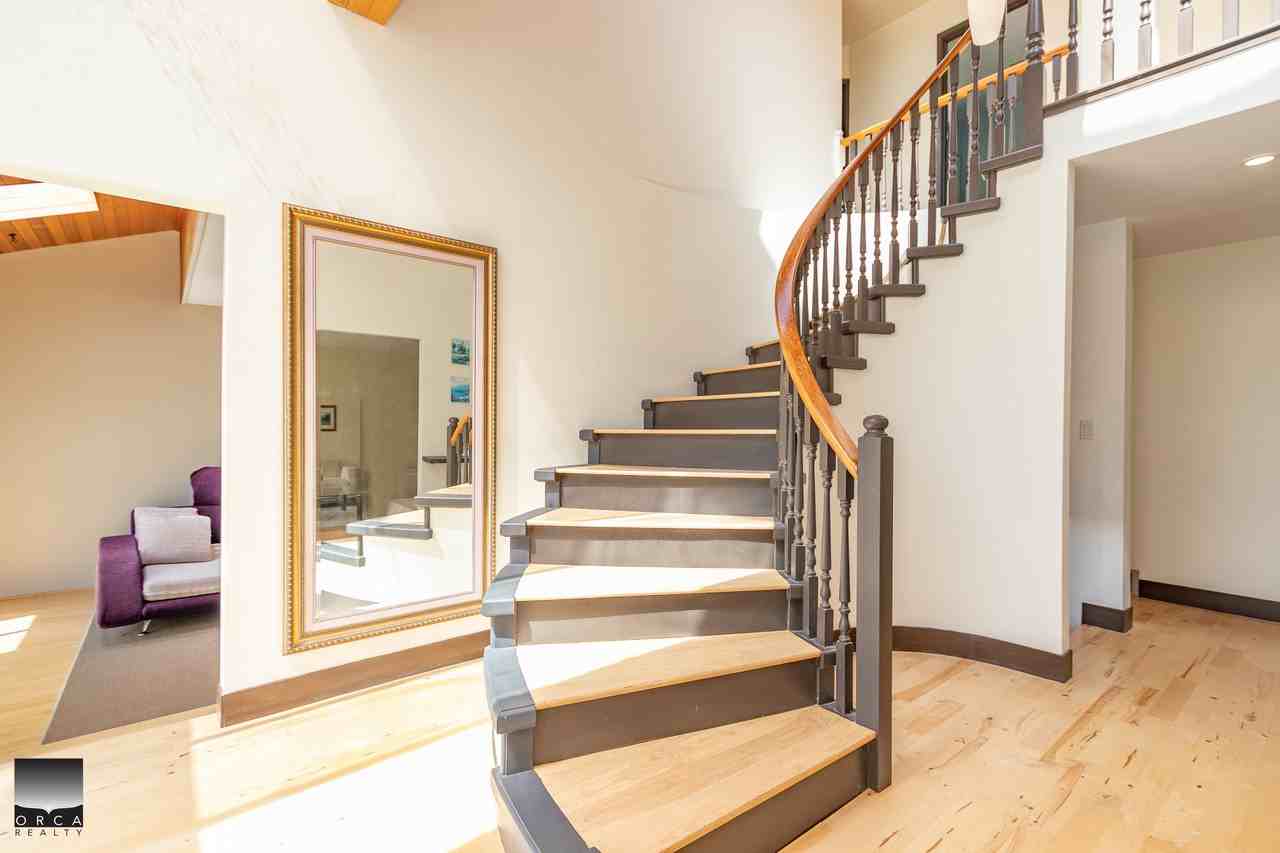 5528 Molina Rd - Photo 3 of 14