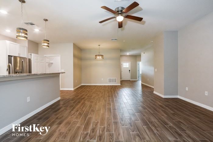 30530 Dubsdread Dr - Photo 2 of 14