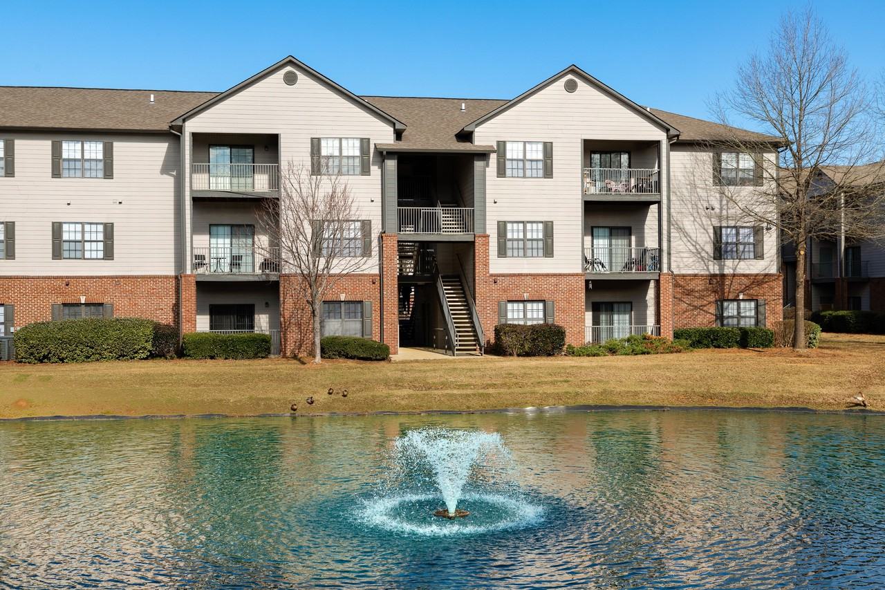 The Oaks of St. Clair - Photo 7 of 15