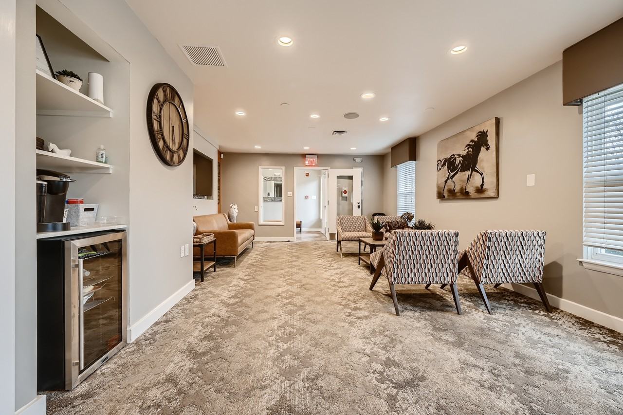 Hunt Club - Photo 4 of 26