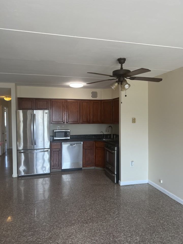 185 Cross Street - Photo 2 of 8