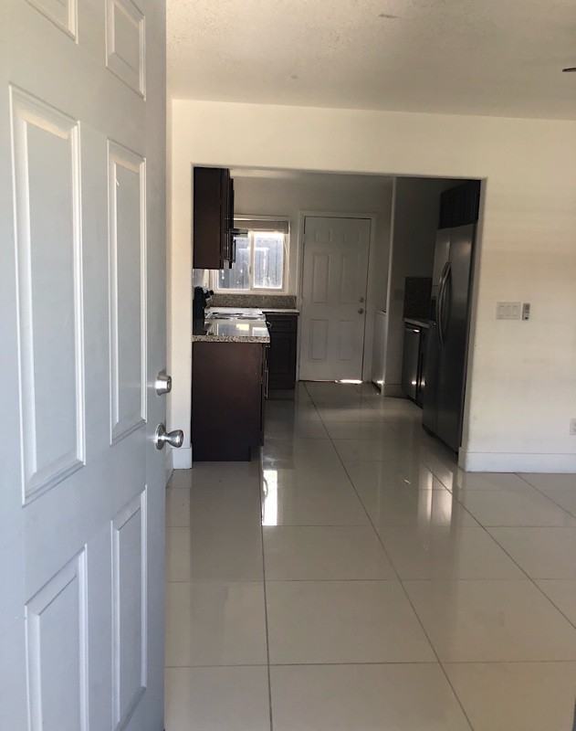 516 S 11th St - Photo 3 of 16