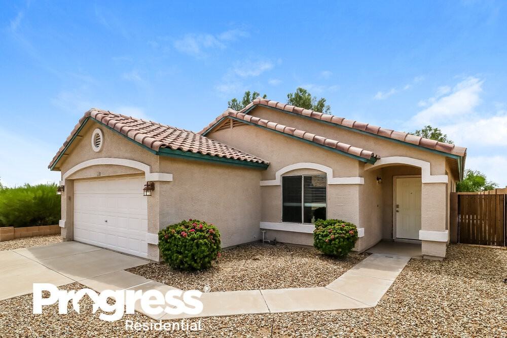 15823 W Jackson St - Photo 3 of 16