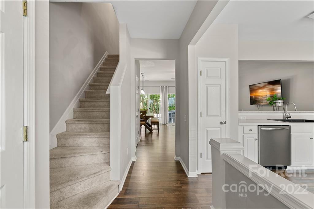 6631 Rothchild Dr - Photo 3 of 26