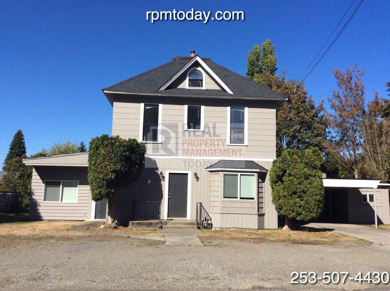 509 118th St S #F - Photo 2 of 10