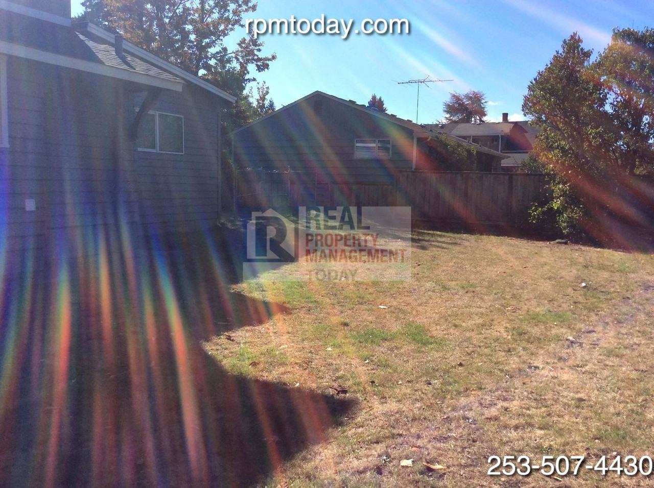 509 118th St S #F - Photo 4 of 10