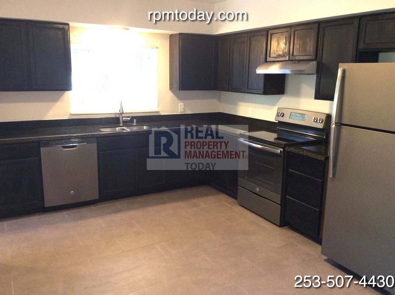 509 118th St S #F - Photo 5 of 10