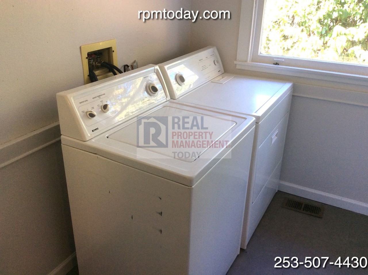 509 118th St S #F - Photo 7 of 10