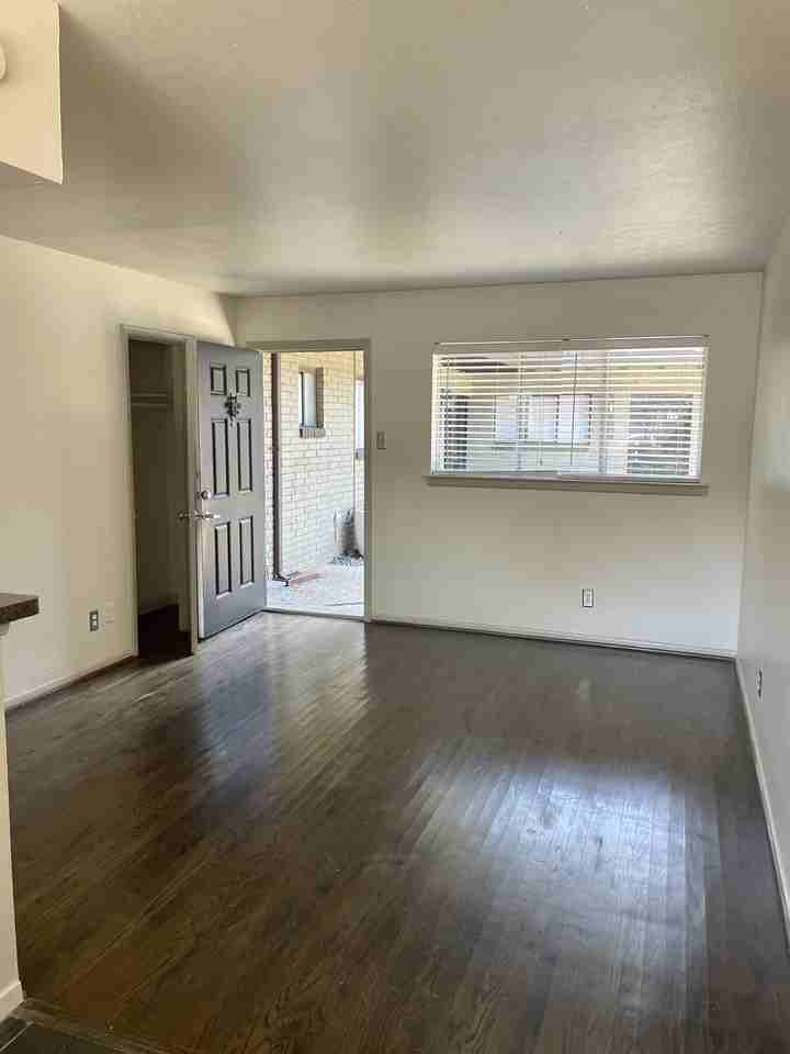 4011 Holland Avenue - Photo 2 of 8