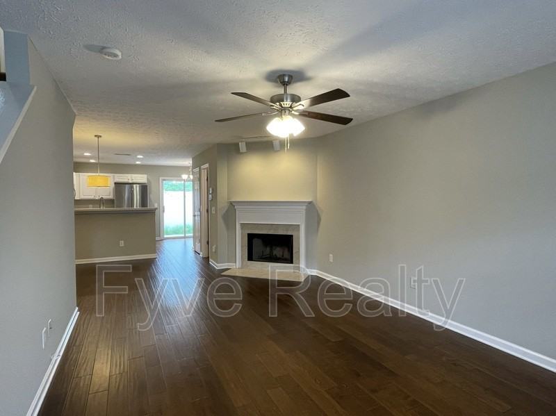417 Shadow Glen Dr - Photo 3 of 26