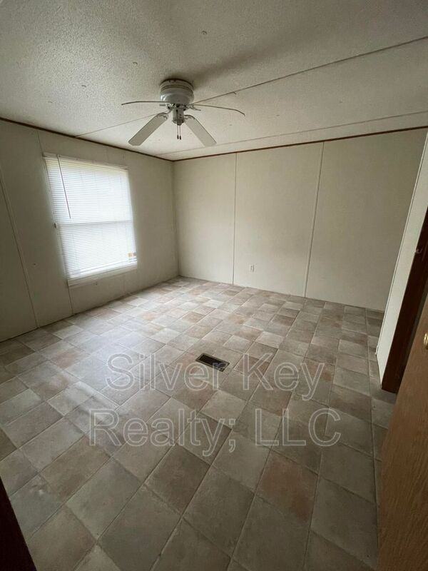 1019 S Jackson St #17 - Photo 5 of 10