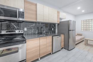 Rue Berri & Av. Duluth E - Photo 1 of 1