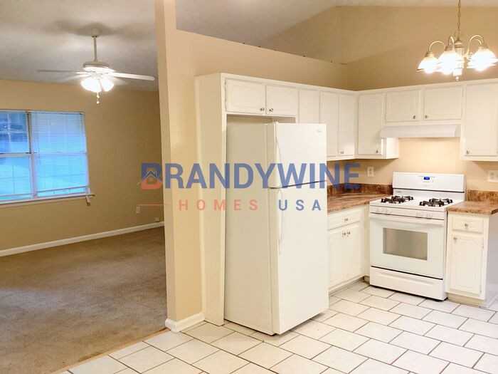 190 Rosewood Dr - Photo 2 of 15