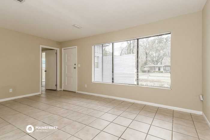 7013 Bernay Ave - Photo 3 of 16